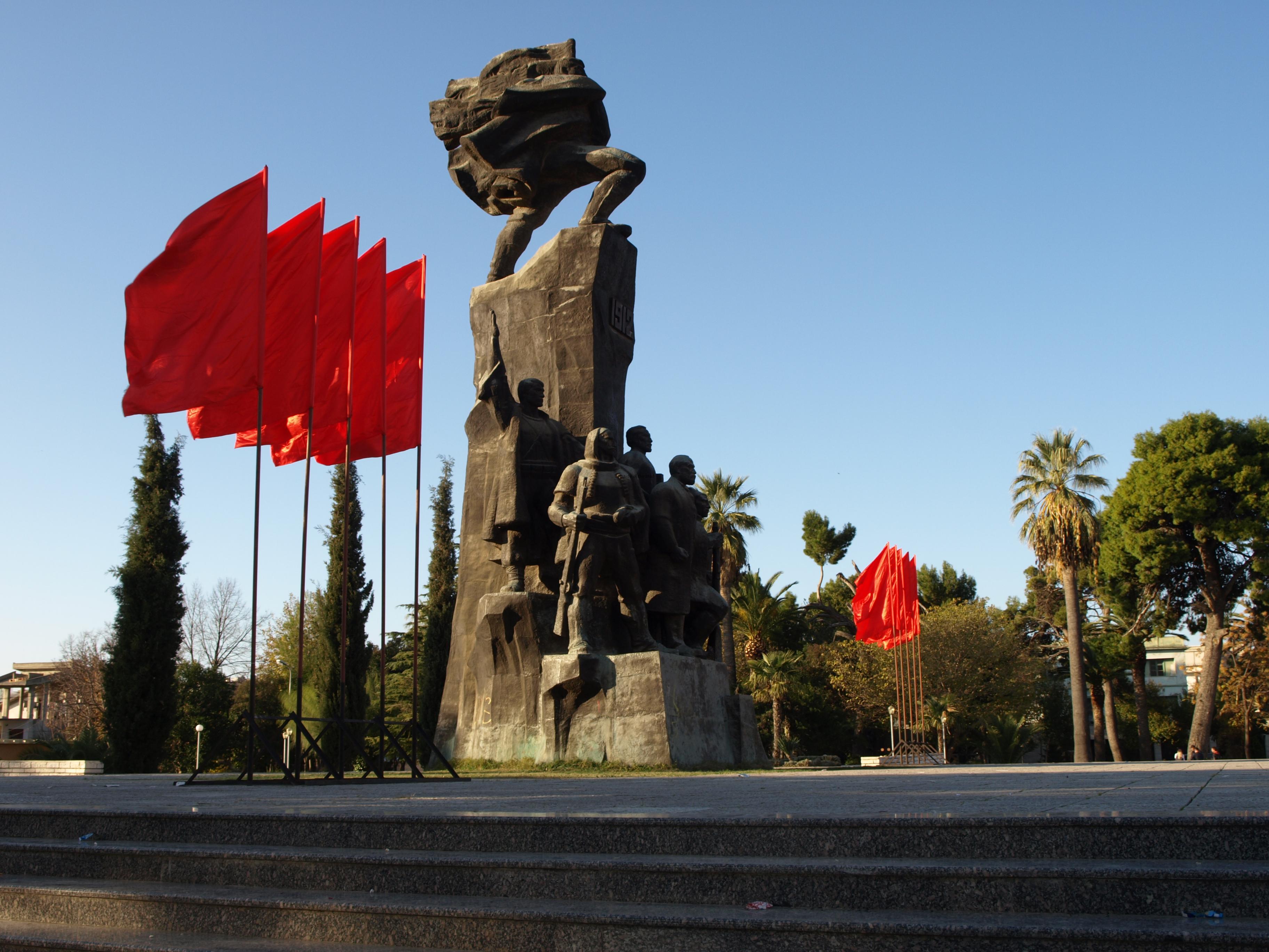 A hundred years of Albanian Independence? | Left side of the road