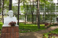 A bust of VI Lenin in the garden of a residential home for veterans