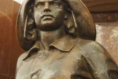 Baumanskaya sculpture- female miner