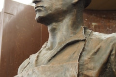 Baumanskaya sculpture - worker