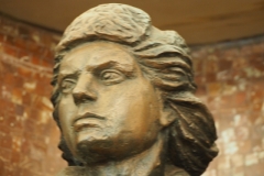Baumanskaya sculpture- female soldier