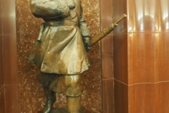 Baumanskaya sculpture - female soldier