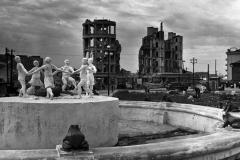 Children and crocodile - Stalingrad