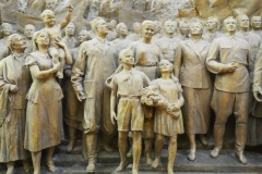 Glory to the Standard Bearer of Peace, the Soviet People!