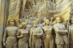 Glory to the Standard Bearer of Peace, the Soviet People!