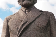 Standing, sandstone VI Lenin