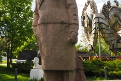 Standing, sandstone VI Lenin