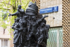 VI Lenin being carried shoulder high by workers