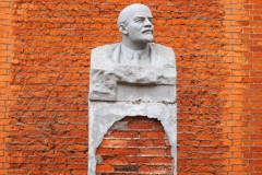 VI Lenin in a building site (at the time of the visit)