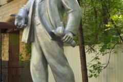 VI Lenin in a residential street