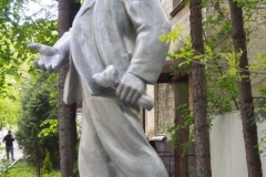 VI Lenin in a residential street