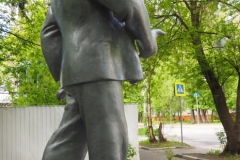 VI Lenin in a residential street