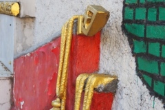 VI Lenin next to war memorial