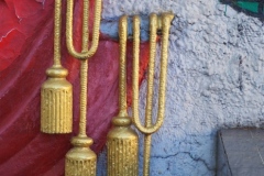 VI Lenin next to war memorial