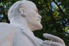 VI Lenin next to war memorial